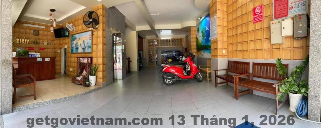 Khách sạn Thúy Vân nổi bật với thái độ phục vụ thân thiện của nhân viên