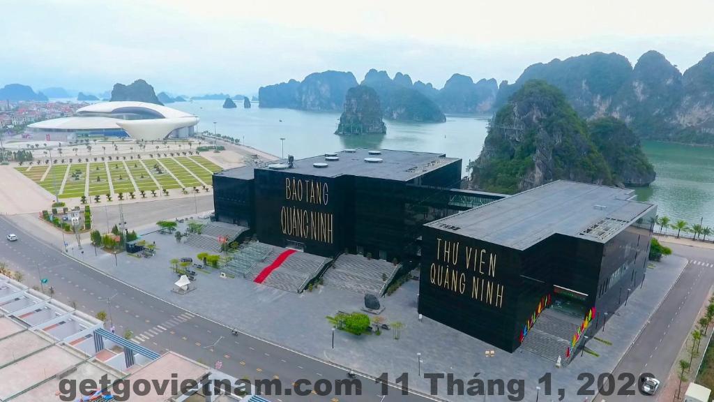 Khách sạn Tình Yêu – Zen Hotel Hạ Long Review 2026: Có Nên Ở? 1 469628431