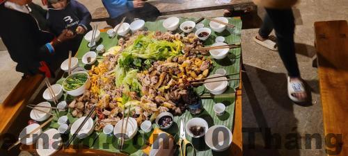 Các tiện ích tại Lý Quý Homestay chủ yếu tập trung vào việc khám phá thiên nhiên và văn hóa địa phương.