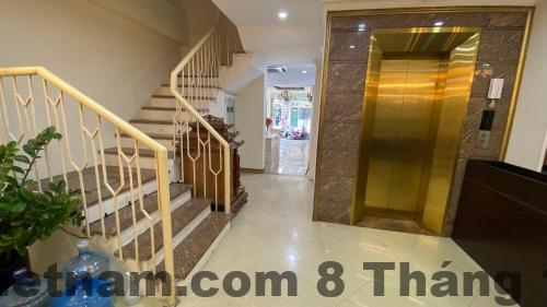 Một phần bữa sáng tại khách sạn, với các món ăn phong phú