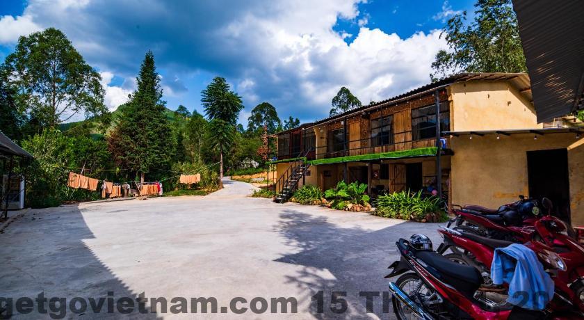 Nhân viên tại Khách Sạn Đồng Văn – Chăm sóc khách hàng tận tình