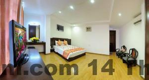 Phòng ngủ Brick Hotel Phú Thọ gọn gàng, nội thất cơ bản, phù hợp khách công tác