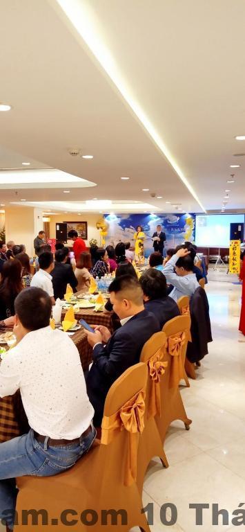 Phòng ngủ tại Anh Duong Hostel với thiết kế đơn giản nhưng hiện đại và sạch sẽ.