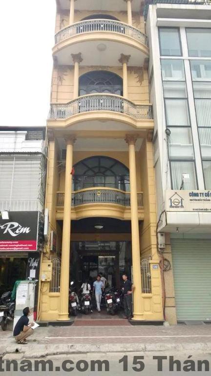 Không gian phòng ngủ Kim Anh Hotel với nội thất cơ bản