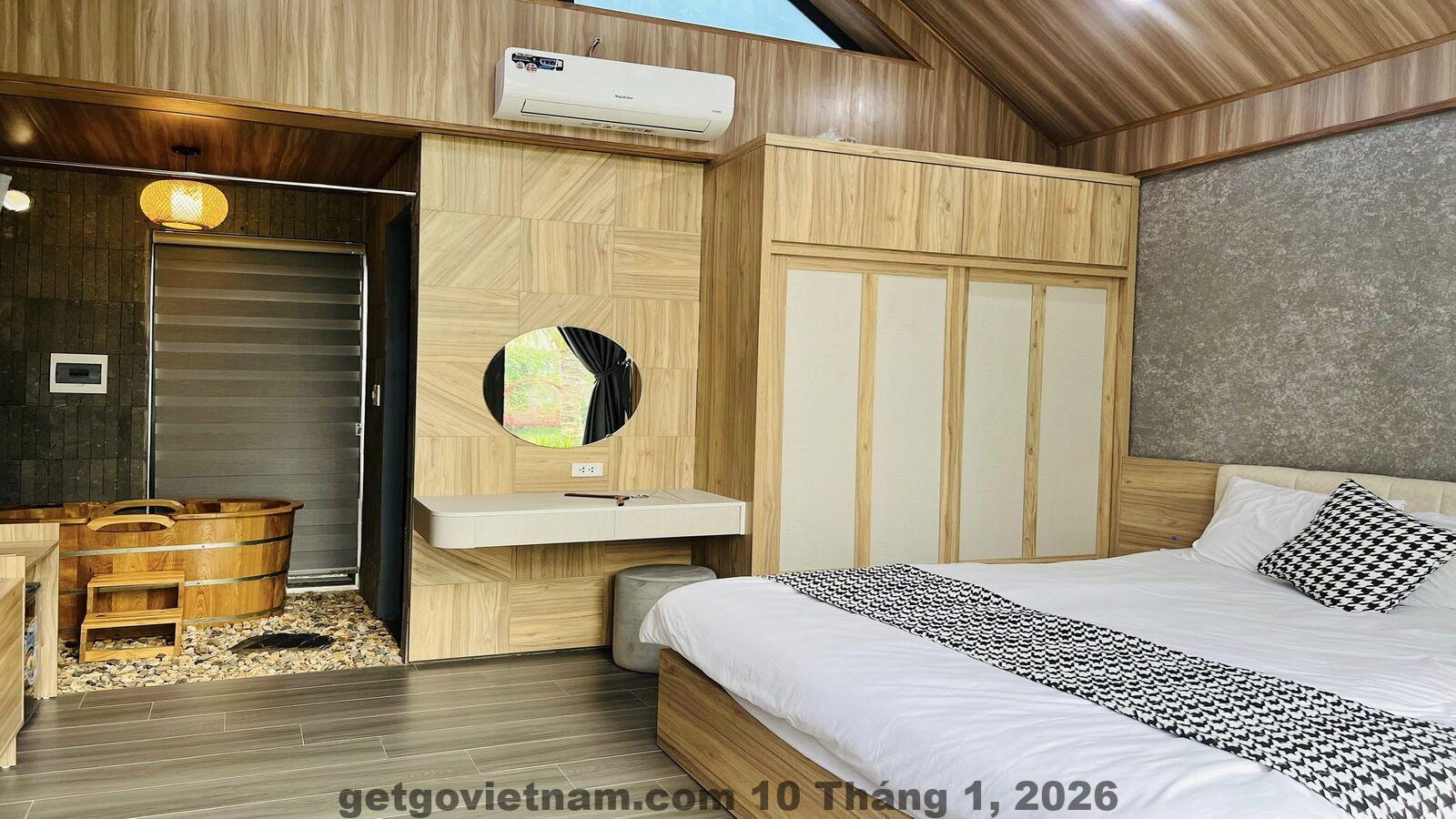 Hoàng Hải Luxury Villa Sóc Sơn Review 2026: Có Đáng Ở Không? 7 Hồ bơi riêng tại Hoàng Hải Luxury Villa là tiện ích nổi bật nhất