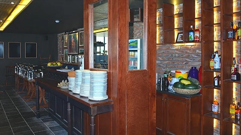 Khu lounge và nhà hàng bên trong khách sạn Sapa Vista