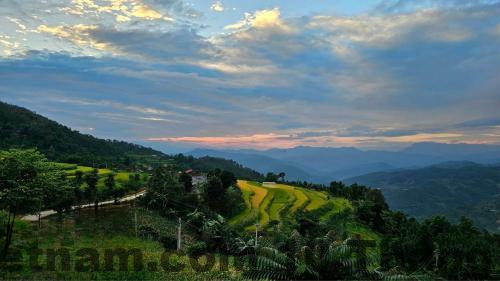 Baolac Homestay Hostel & Coffee: Khám Phá Điểm Dừng Chân Tuyệt Vời ở Cao Bằng 3 Phòng nghỉ tại Baolac Homestay được thiết kế đơn giản nhưng vẫn đảm bảo sự tiện nghi với không gian thoáng đãng.