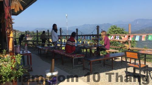 Baolac Homestay Hostel & Coffee: Khám Phá Điểm Dừng Chân Tuyệt Vời ở Cao Bằng 5 Bữa sáng tại Baolac Homestay khá đơn giản nhưng đầy đủ, phục vụ các món ăn truyền thống và thực đơn nhẹ nhàng.