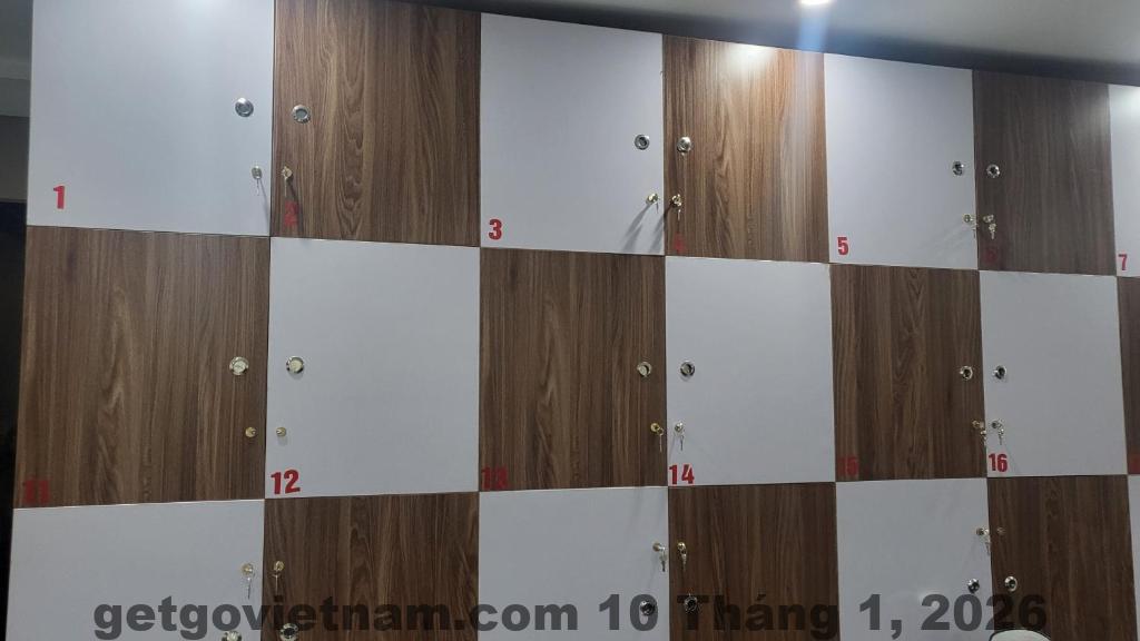 Khu vực lễ tân Lotus Premium Lodge Hà Giang với phong cách thân thiện, gọn gàng