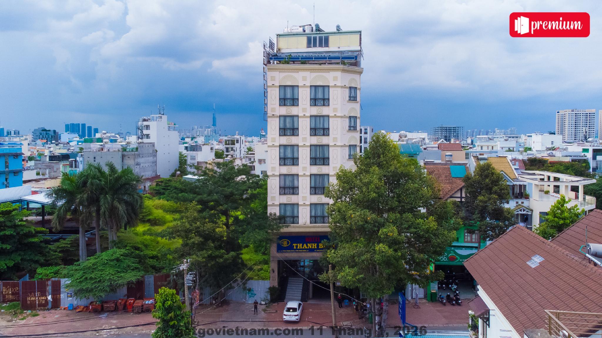 Phòng nghỉ khách sạn Thanh Bình với giường lớn, nội thất cơ bản, bố trí gọn gàng