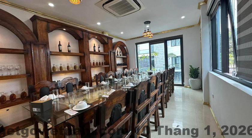 Khu vực sảnh và lễ tân Khách sạn Minh Quân phong cách đơn giản