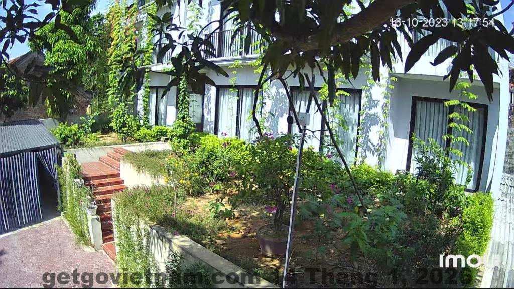 Phòng tiêu chuẩn tại Thái Dương Hotel với nội thất đơn giản, gọn gàng