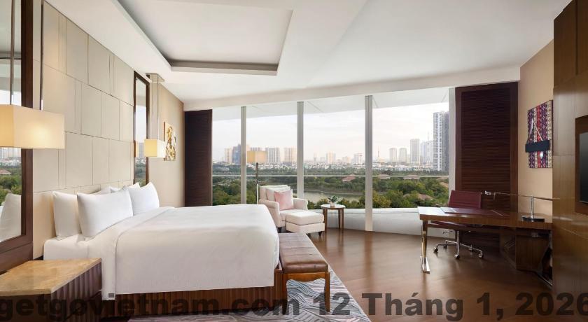 Buffet sáng tại JW Marriott Hotel Hanoi – đa dạng, ngon miệng nhưng có giá khá cao.