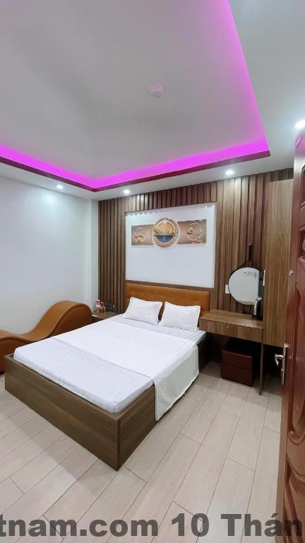 Khu vực lễ tân khách sạn Cường Đại với phong cách đơn giản, phục vụ chủ yếu khách công tác