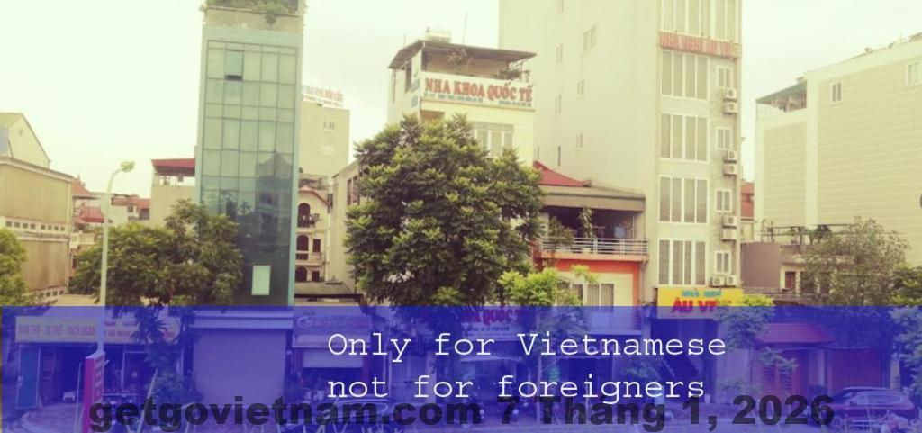 Phòng nghỉ tiêu chuẩn tại Nhà Nghỉ Âu Việt với giường lớn, nội thất cơ bản