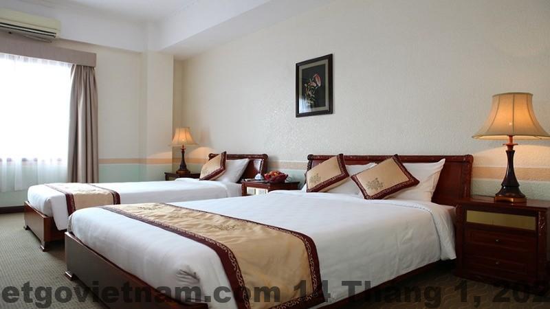 Bữa sáng buffet tại Khách sạn Á Châu