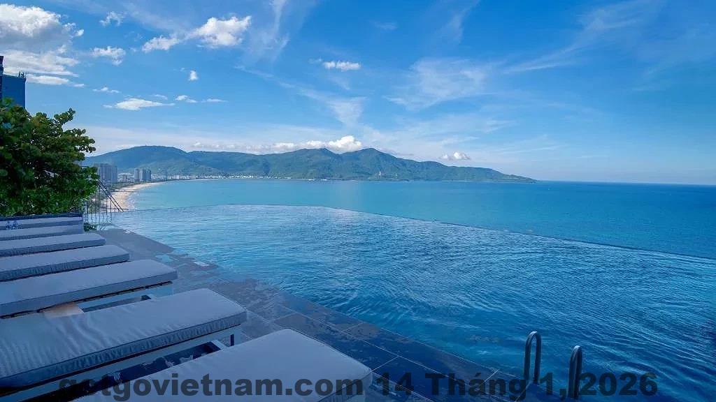 Khu vực buffet sáng tại M Hotel Da Nang với nhiều món Á Âu