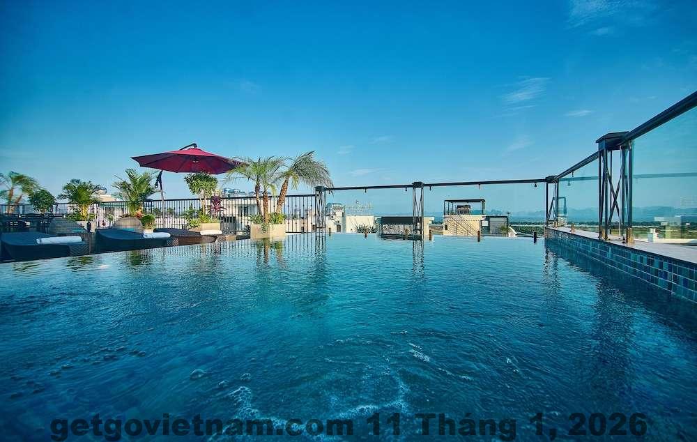 Phòng ngủ Halong Lavender Hotel thiết kế hiện đại, tông màu trung tính