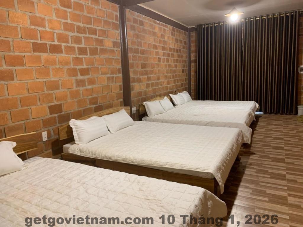 Không gian nhà hàng Pác Bó Boutique Hotel phục vụ bữa sáng