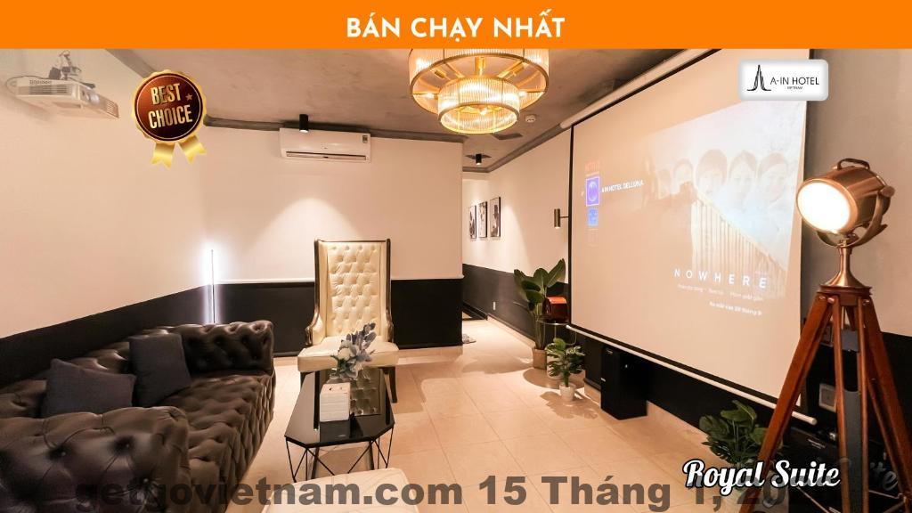 Phòng ngủ khách sạn Ánh Trăng thiết kế ánh sáng đậm phong cách Hotel Del Luna