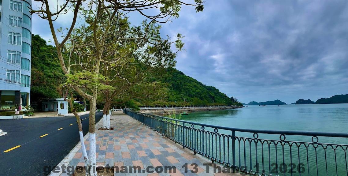 Khách sạn nằm gần các khu vực tham quan nổi tiếng, thuận tiện cho việc di chuyển