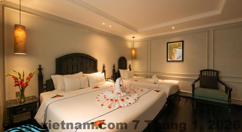 Vị trí Hanoi Emerald Waters Hotel Valley trong ngõ nhỏ phố Lò Sũ, Hoàn Kiếm