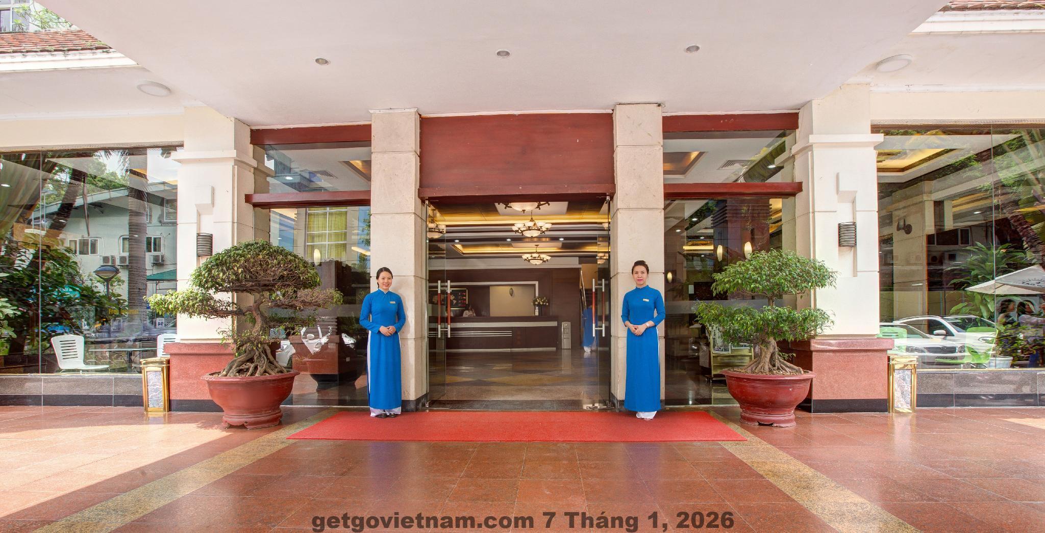 Nhân viên khách sạn Mterre Boutique Hotel