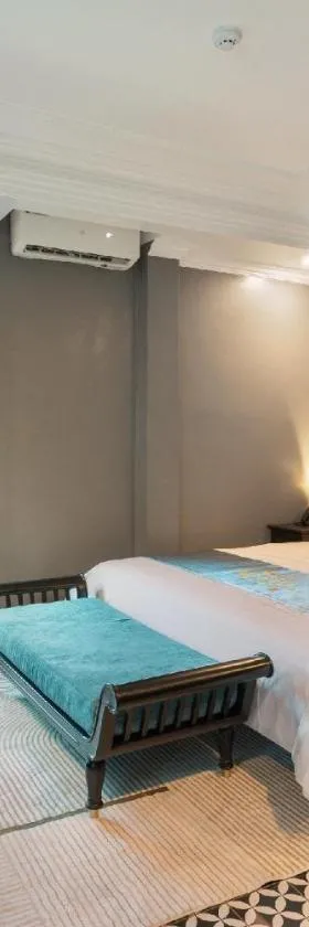 Khu vực chung đơn giản của Khách sạn Sông Lô, không có hồ bơi hay tiện ích giải trí