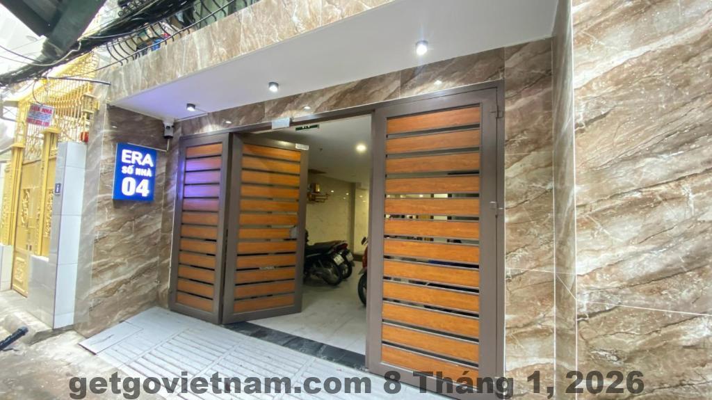 Phòng ngủ tại Era Apartment Thái Hà, thiết kế hiện đại và tiện nghi.