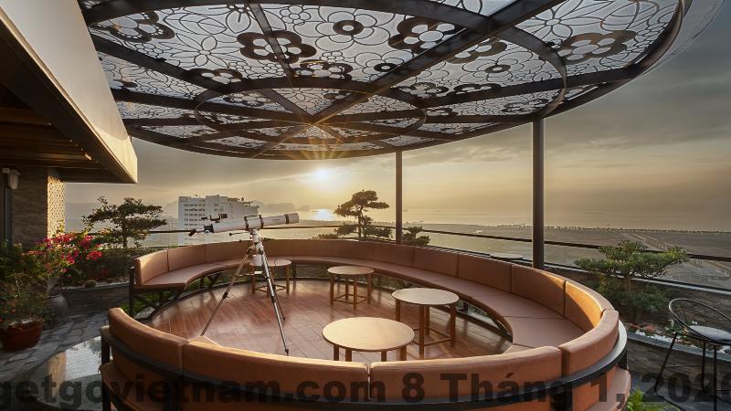 Không gian ăn sáng đơn giản tại khách sạn Hạ Long Hà Nội