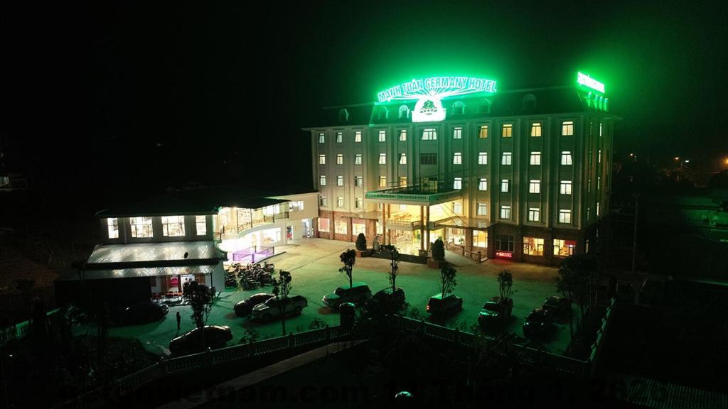 Không gian phòng nghỉ tại khách sạn Hùng Mạnh Hotel với nội thất cơ bản