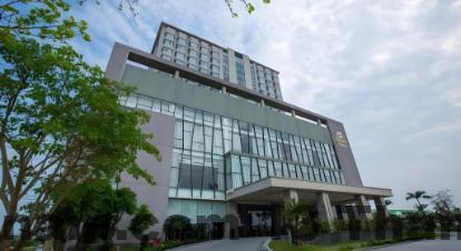 Phòng nghỉ tại khách sạn Mường Thanh Thanh Hóa, rộng rãi với thiết kế sang trọng và đầy đủ tiện nghi.