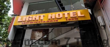 Hành lang Nhà nghỉ Light Hotel không có khu ăn uống