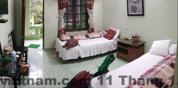 Không gian sảnh và khu vực chung của Khách Sạn Hoàng Gia Phù Yên mang phong cách đơn giản