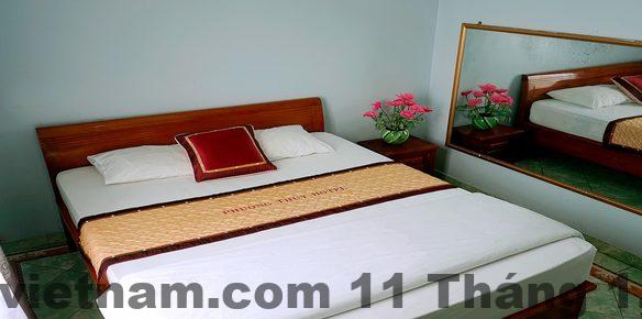 Khu vực lễ tân Khách Sạn Phương Thúy Yên Bái thân thiện và gọn gàng