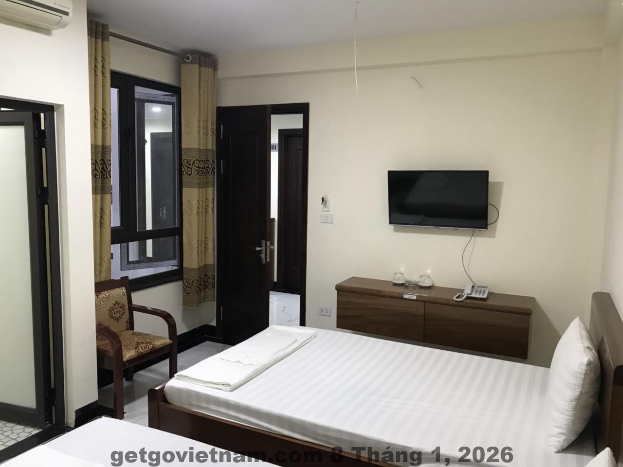 Mặt tiền Tien Dat Hotel nằm trong ngõ Nguyễn Chánh, Trung Hòa Cầu Giấy