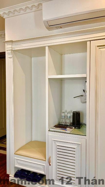 Khu vực ăn sáng đơn giản tại Gold Hotel Luxury Từ Sơn