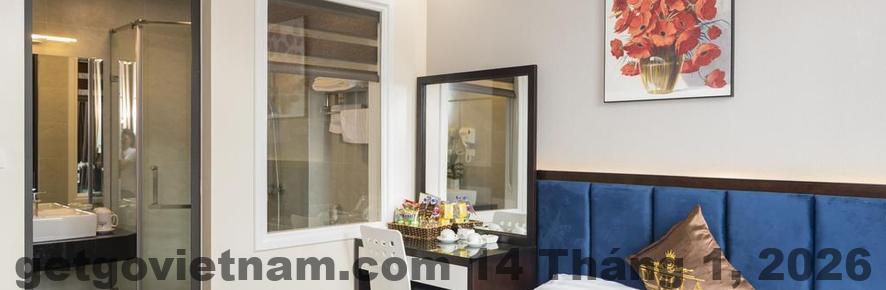 Không gian phòng ngủ tại D’ Villa Hotel Văn Khê với nội thất cơ bản, giường lớn và ánh sáng tự nhiên