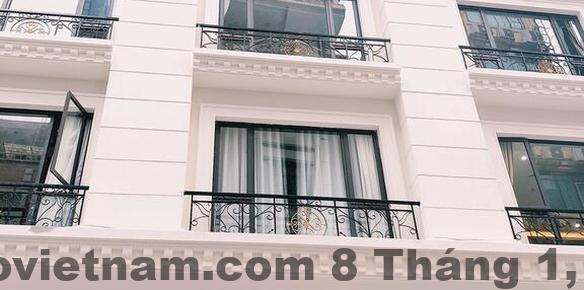 Ngõ vào Hotel Villa Ju trên đường Lê Đức Thọ, khu Mỹ Đình