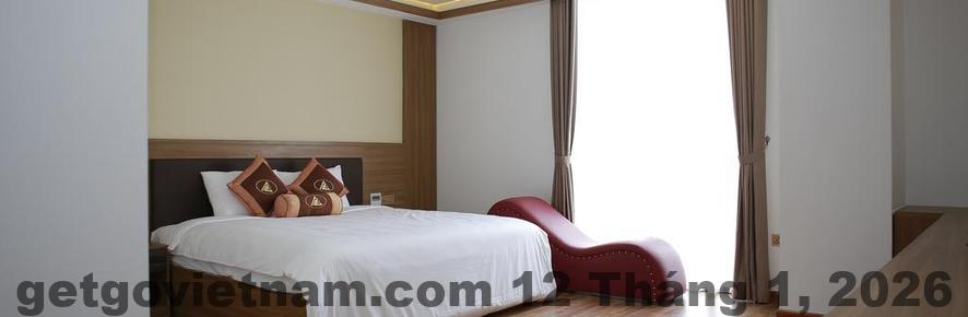 Phòng nghỉ Phương Anh Hotel với nội thất cơ bản, không gian rộng