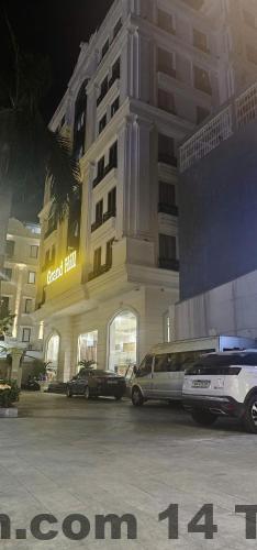 Vị trí GRAND HILL Hotel & Apartment gần khu Văn Cao, nhiều nhà hàng và quán cà phê