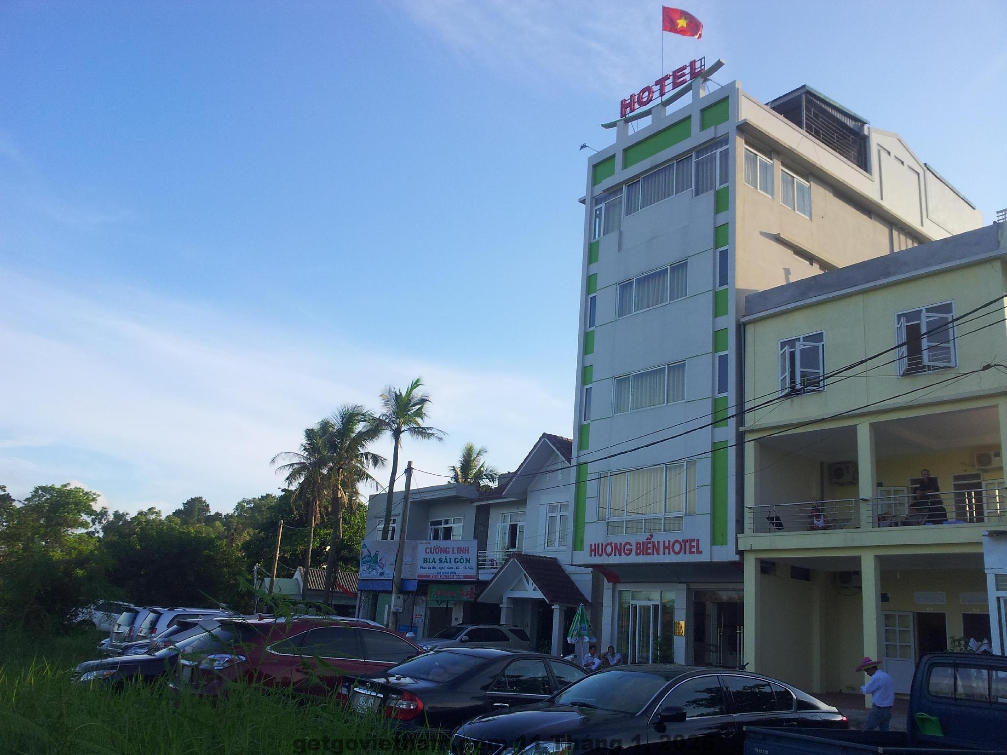 Toàn cảnh mặt tiền Khách sạn Hương Biển Hạ Long nhìn từ đường Nguyễn Văn Cừ