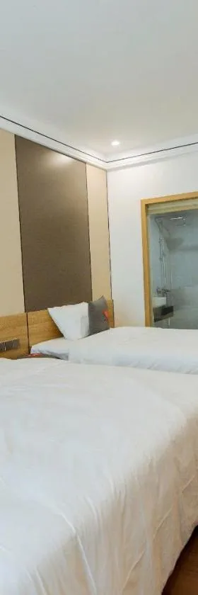 Phòng tiêu chuẩn The Mina Hotel Móng Cái phù hợp khách công tác và du lịch ngắn ngày