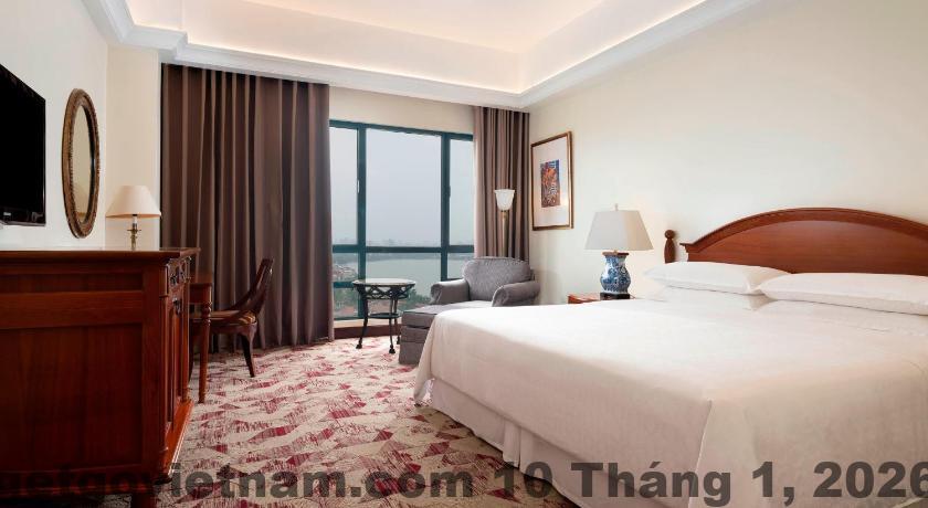 Hồ bơi ngoài trời Sheraton Hanoi Hotel