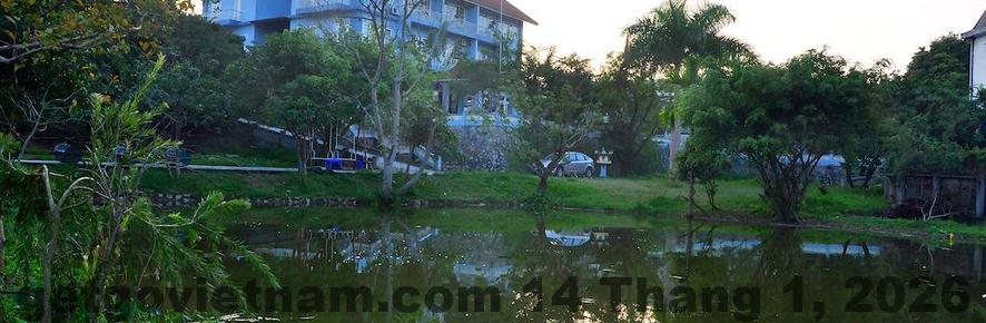 Khu vực lễ tân Khách sạn Bạch Dương Ba Vì với nhân viên thân thiện