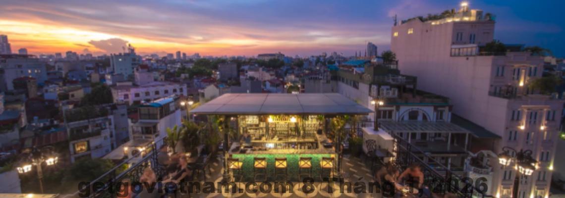 Mặt tiền khách sạn Meritel Hanoi trên phố Hàng Bông, thiết kế hiện đại giữa khu phố cổ Hà Nội