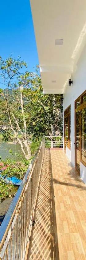 Khách sạn không có hồ bơi hay các tiện ích giải trí cao cấp khác.