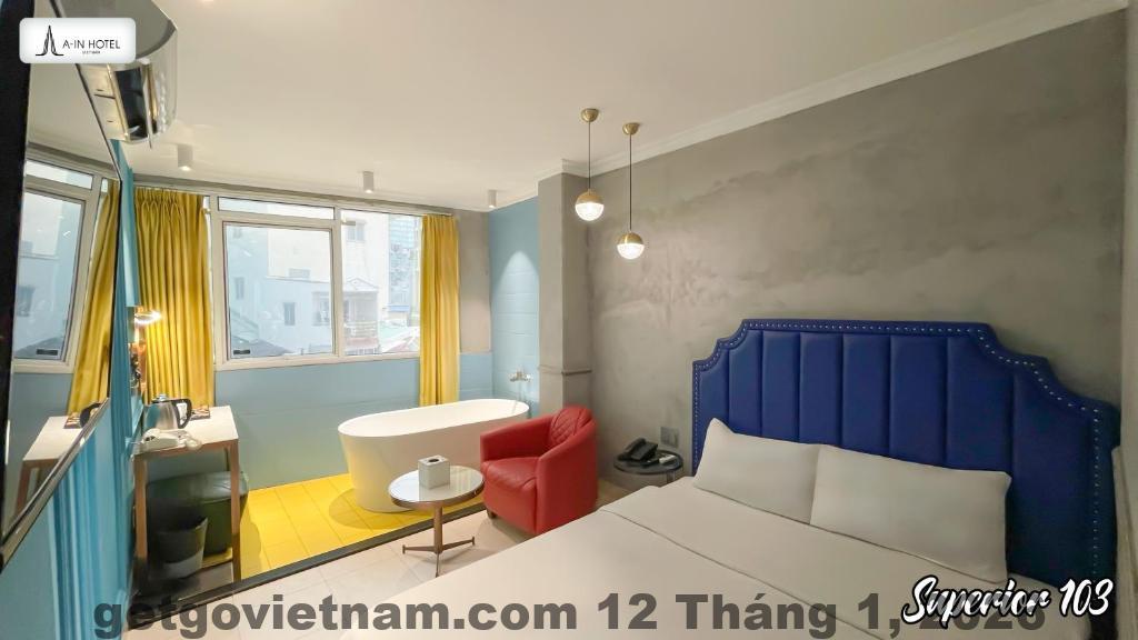Phòng ngủ tiêu chuẩn tại Hotel Del Luna với nội thất cơ bản