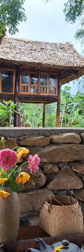 Đội ngũ nhân viên tại khách sạn luôn tạo không khí thân thiện và dễ chịu cho khách hàng