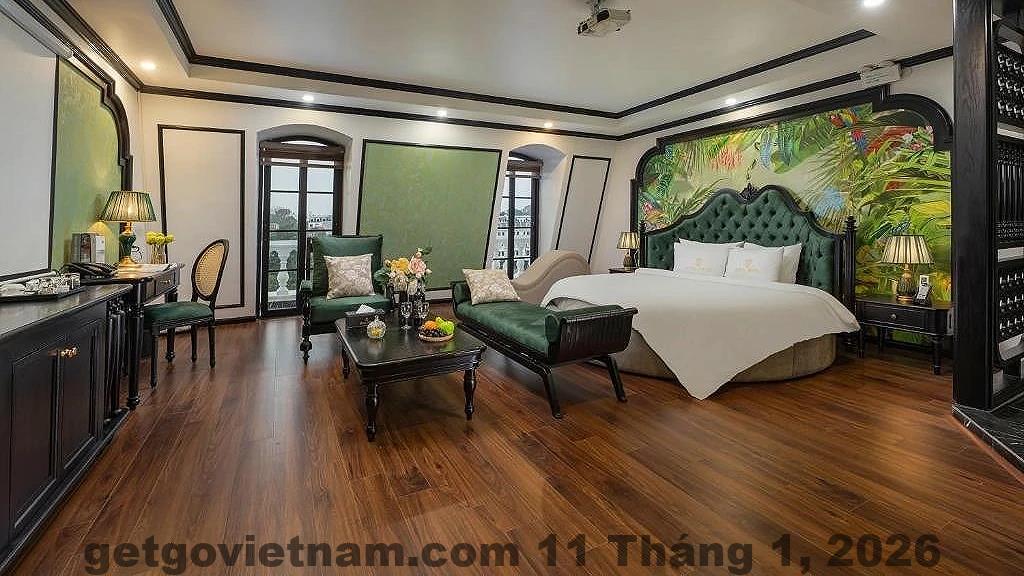 Royal Hotel & Spa Vĩnh Yên Review 2026: Có Đáng Ở Không? 6 Phòng tắm Royal Hotel & Spa Vĩnh Yên với thiết kế kính hiện đại